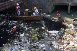 Rp20 miliar untuk beli armada angkut sampah di Makassar