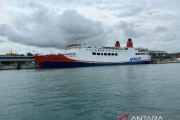 ASDP Cabang Bakauheni imbau pengguna jasa waspadai cuaca ekstrem