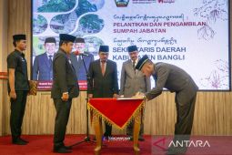 Bupati lantik Dewa Bagus Riana Putra jadi sekda Bangli