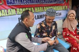 Polres Lampung Selatan beri layanan kesehatan di Desa Sukabaru