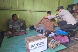 Polri berikan bantuan pendidikan ke anak terancam putus sekolah di Wakai