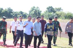 Bupati Tabalong sampaikan rencana pengoperasian Bandara Warukin ke Wapres