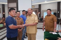 KONI Langkat bantu KONI kecamatan Rp 10 juta guna pembinaan atlet
