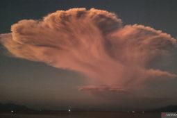 Gunung Lewotobi-NTB lima kali erupsi dalam enam jam pada Selasa