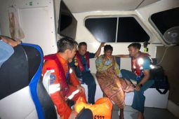 TIM SAR evakuasi penumpang KM Tilong Kabila jatuh di perairan Banggai