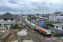 Target 10.000 kilometer jalur kereta api