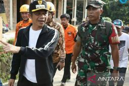 83 keluarga terdampak tanah bergerak Purwakarta dapat bantuan Rp10 juta