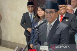 Gubernur DKI akan berhentikan supir Jaklingko yang mengemudi ugal-ugalan ei jalan