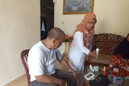 Dinkes Labura lakukan pemeriksaan kesehatan jamaah haji yang baru tiba