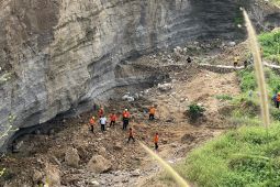 Longsor di Argasunya Cirebon, dua penambang tertimbun