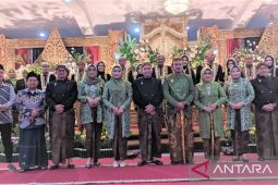 Wujud kepedulian sosial, Pemkot Madiun nikahkan enam pasang pengantin