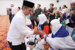 Gubernur Andra Soni sambut jamaah haji Kloter JKG 21 Tangerang