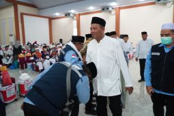 Bupati Langkat Syah Afandin sambut kepulangan 360 jamaah haji