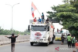 Ratusan sopir truk gelar aksi konvoi di Sidoarjo-Surabaya, tolak UU ODOL