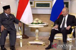 Warm welcome for Prabowo from Putin at St. Petersburg palace