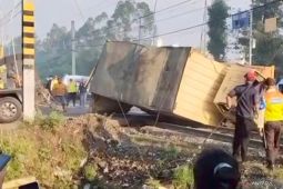 Kronologi kecelakaan antara KAI dan truk di Tangerang