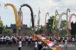 Disiapkan riasan Bali untuk sambut Menbud membuka PKB