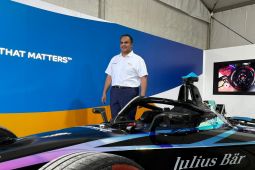 Pembalap Maserati MSG Racing Jake Hughes tercepat pada latihan bebas kedua Jakarta E-Prix 2025