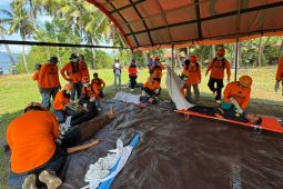 Basarnas menggelar simulasi penanganan erupsi gunung api di Lembata