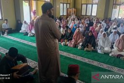 Syekh Abdelrahman Hasan Al Misri Disambut Hangat Jamaah di Pulodogom