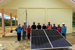 PLN hadirkan listrik untuk rakyat di perbatasan, supersun pertama Kalbar terpasang di SMAN 4 Ketungau