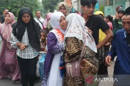 Jamaah haji dan keluarga ungkap kebahagiaan setelah lepas dari teror bom