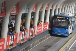 DKI Jakarta berlakukan tarif Rp1 untuk naik Transjakarta- MRT-LRT peringati HUT Bhayangkara