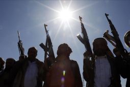 Houthi ancam kapal perang AS jika bantu Israel serang Iran