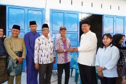 Bupati Langkat serahkan kunci rumah baru kepada korban kebakaran Bahorok