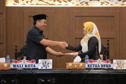 Wali Kota Probolinggo tanggapi pandangan umum fraksi terkait RPJMD