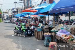Pedagang Pasar Akik dukung bangunan pembatas, pemkot diminta tertibkan PKL
