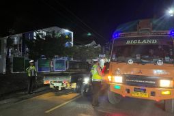 Polisi gencarkan sosialisasi bahaya truk ODOL di jalan Krui-Bengkulu