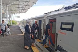 Lonjakan penumpang KA di Sumut  sudah terlihat di awal libur sekolah