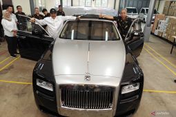 Mensos: Hasil lelang mobil Rolls-Royce buat renovasi rumah warga di Makassar