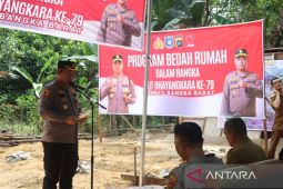 Polres Bangka Barat bedah dua rumah keluarga kurang mampu