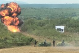 TNI AU simulasi hancurkan musuh dengan  drone Kamikaze dan jet tempur di Belitung Timur