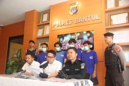 Polres Bantul membekuk empat pelaku pengeroyokan pemuda hingga tewas