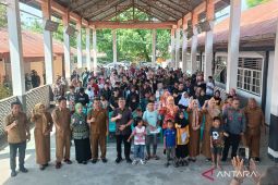 Pemkab Gorontalo serahkan bantuan program retensi Kemensos