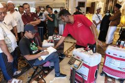 Petugas pantau koper bagasi jamaah jelang kepulangan gelombang II