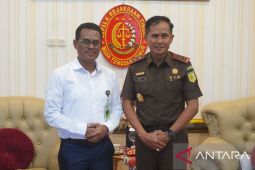 Rektor Undana mendukung Kejati NTT usut dugaan korupsi FKKH