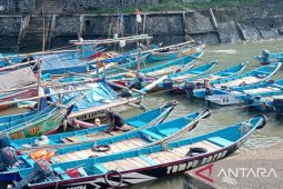Satpolair meningkatkan patroli di pantai selatan Cianjur