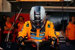 Brad Pitt jajal kendarai Mobil F1 2023 McLaren di COTA