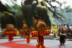 Pertunjukan reog untuk hibur wisawatan