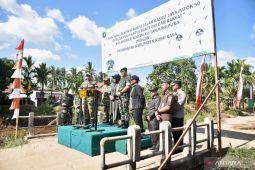 Jalan poros Kubu Raya dibangun melalui Program Karya Bakti TNI