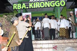 Seribuan pelajar dan santri semarakkan "Pawai Obor Satu Muharam"