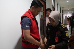 Tersangka korupsi KUR BRI Ciamis ditahan