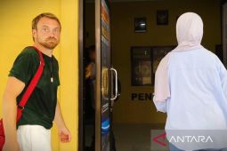 Turis Polandia marah saat anak Bantimurung Maros mengatainya gila