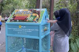 PLN UIP KLB pasang drop box botol plastik di titik strategis Kota Pontianak