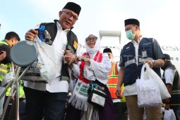 392 haji Banda Aceh kloter pertama tiba dengan selamat di tanah air