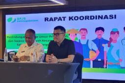 Pekerja sekitar kelurahan terima perlindungan sosial BPJamsostek